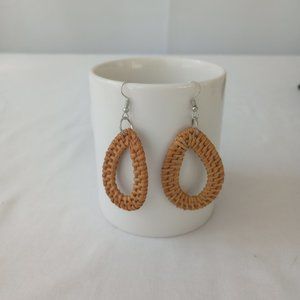 NWOT  Brown Rattan Tear Drop Earrings